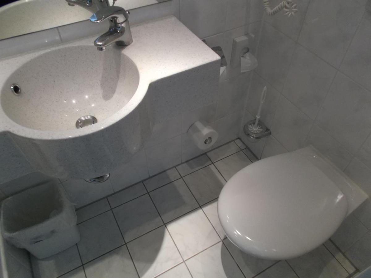 דיסלדורף Art Hotel Ufer מראה חיצוני תמונה